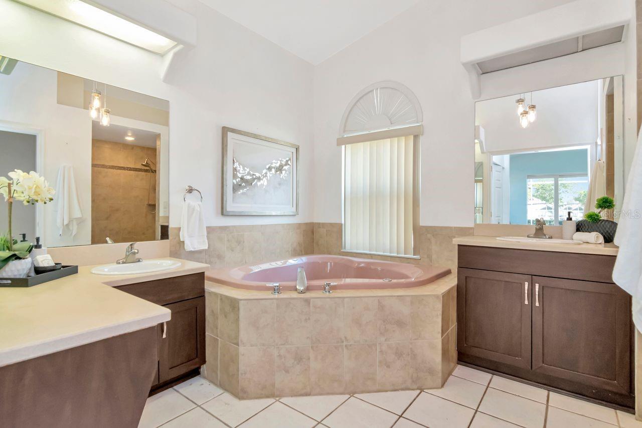 Image 19 of 70 For 835 Christina Circle