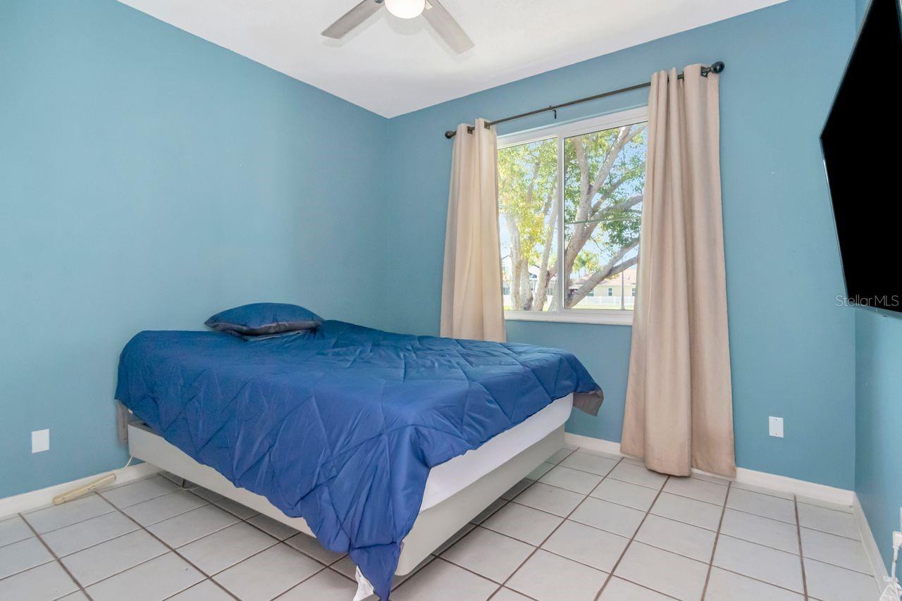 Image 25 of 70 For 835 Christina Circle