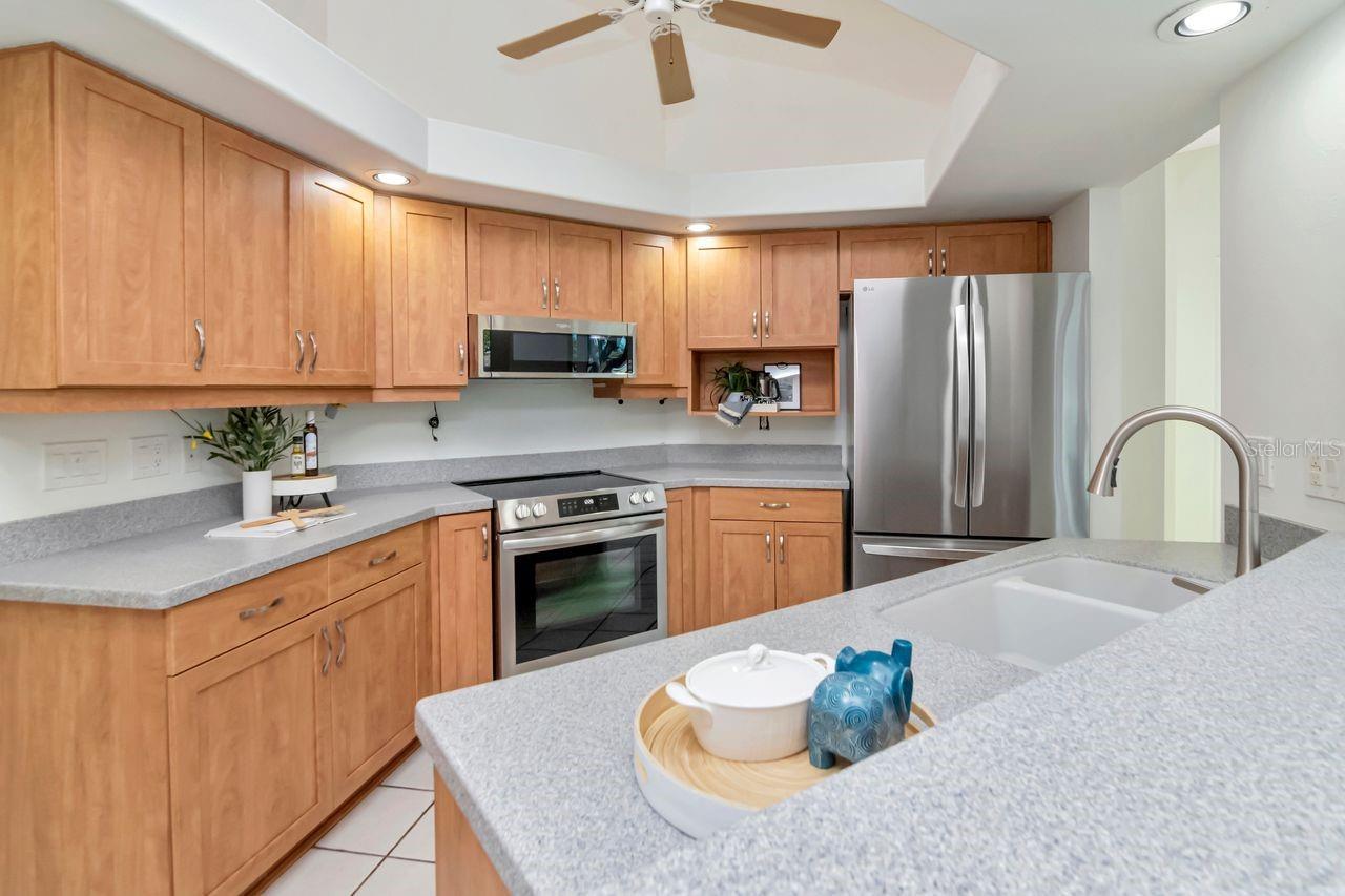 Image 30 of 70 For 835 Christina Circle