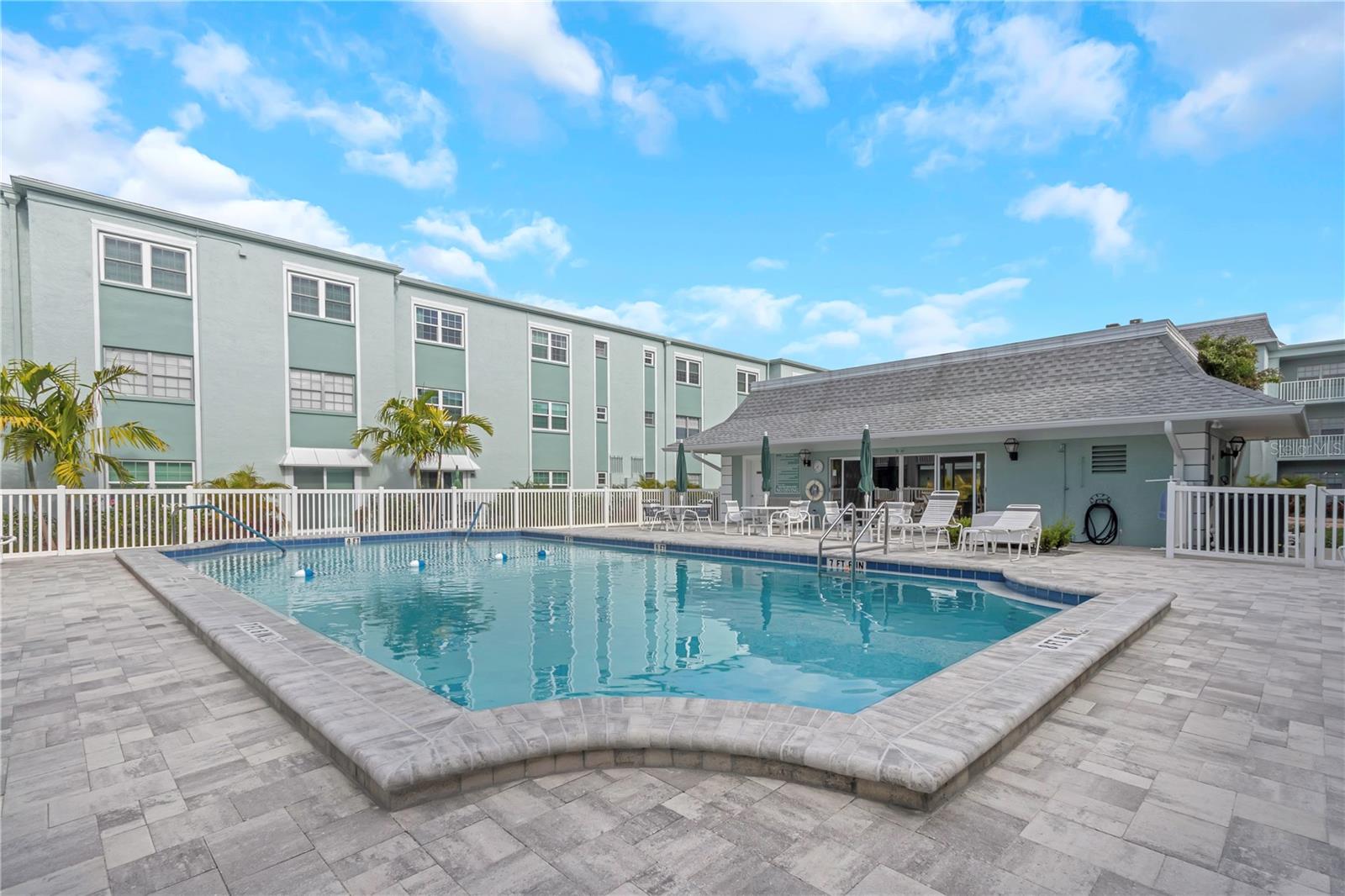 Image 24 of 30 For 1706 Belleair Forest Drive 222