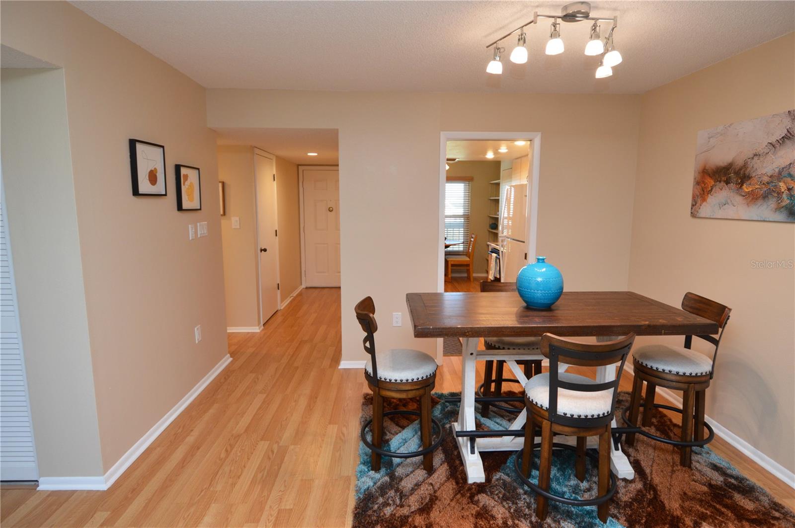 Image 10 of 100 For 1316 Pasadena Avenue S 407