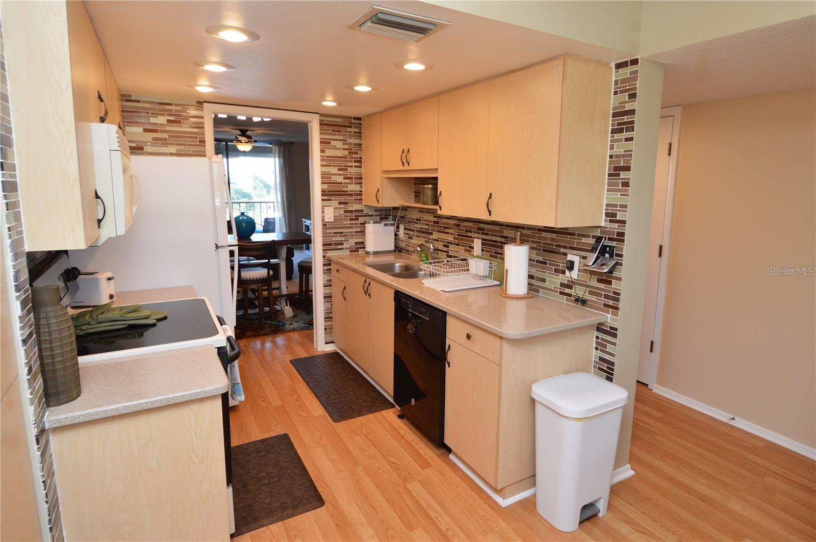 Image 15 of 100 For 1316 Pasadena Avenue S 407