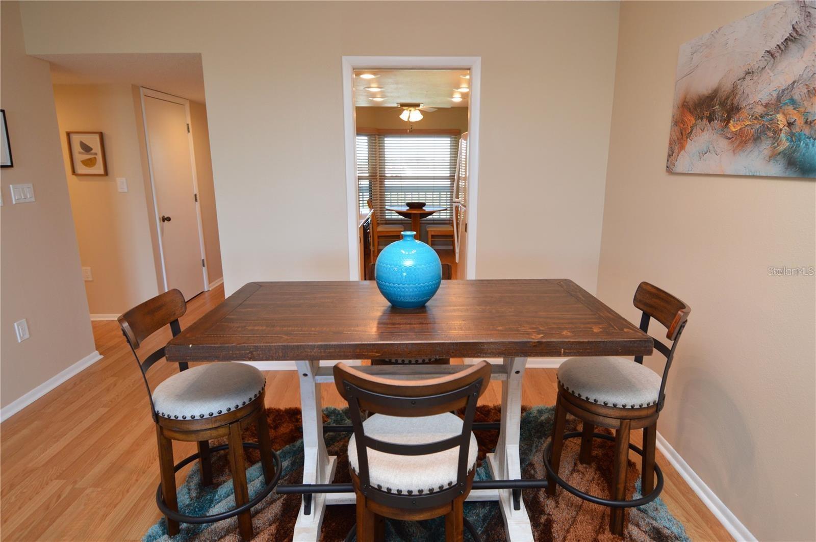 Image 16 of 100 For 1316 Pasadena Avenue S 407