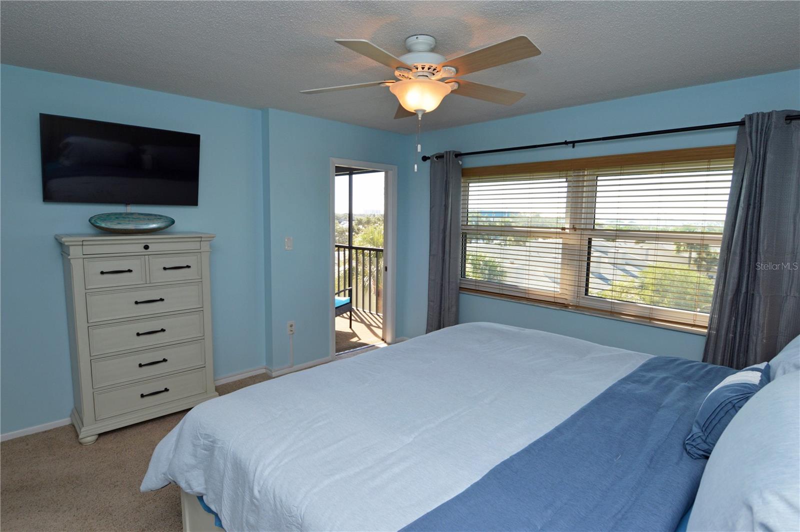 Image 36 of 100 For 1316 Pasadena Avenue S 407