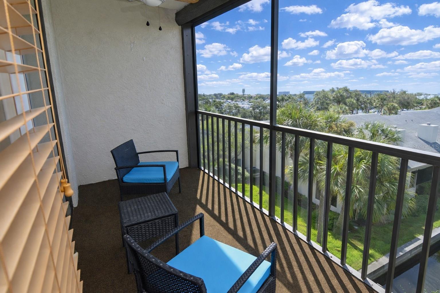 Image 39 of 100 For 1316 Pasadena Avenue S 407