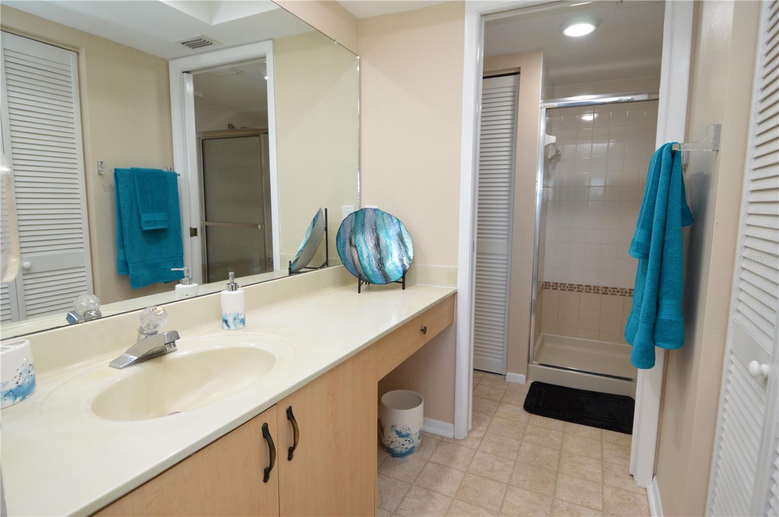 Image 44 of 100 For 1316 Pasadena Avenue S 407