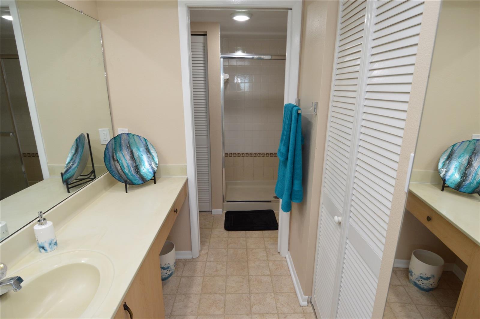 Image 45 of 100 For 1316 Pasadena Avenue S 407