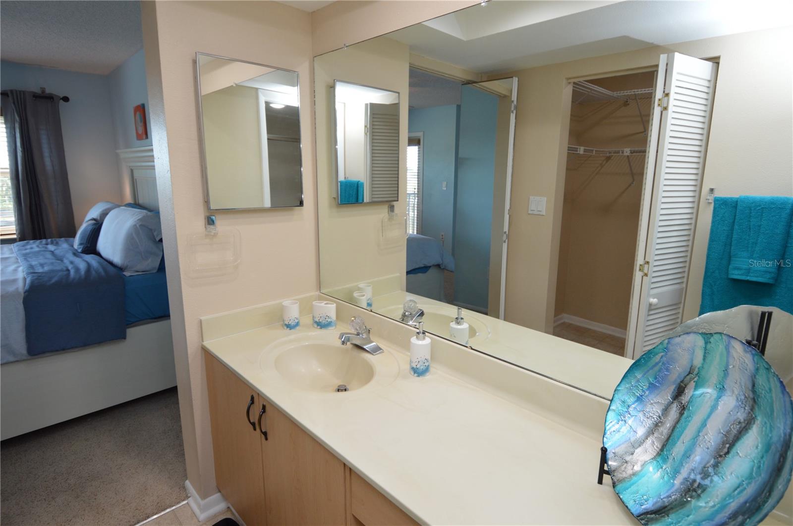 Image 47 of 100 For 1316 Pasadena Avenue S 407