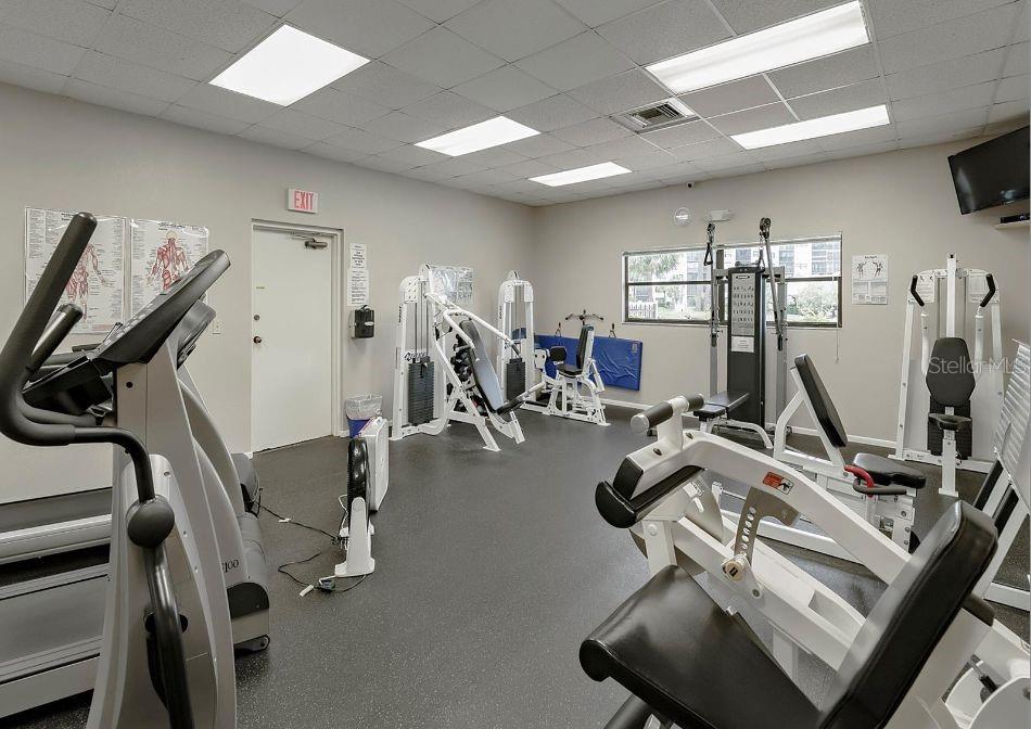 Image 76 of 100 For 1316 Pasadena Avenue S 407