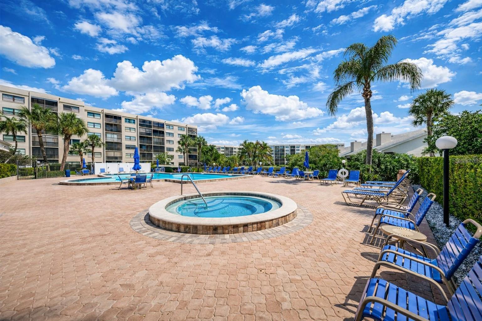 Image 83 of 100 For 1316 Pasadena Avenue S 407