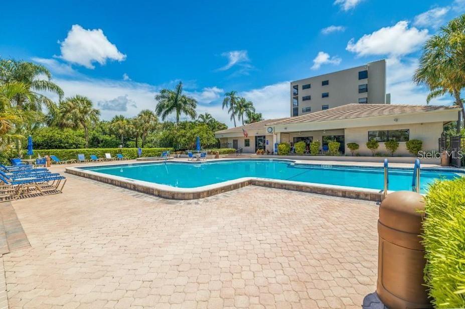 Image 84 of 100 For 1316 Pasadena Avenue S 407