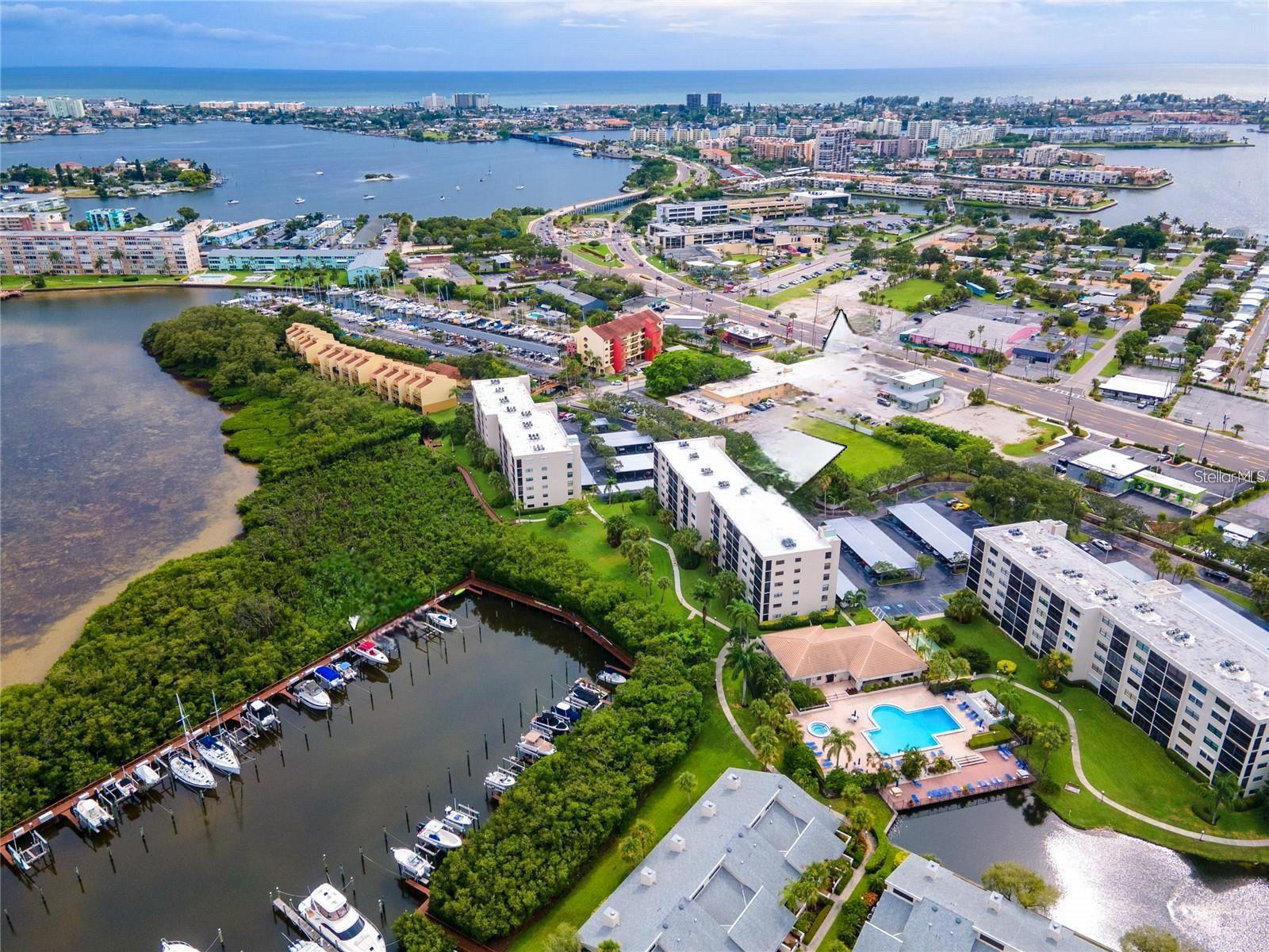 Image 91 of 100 For 1316 Pasadena Avenue S 407