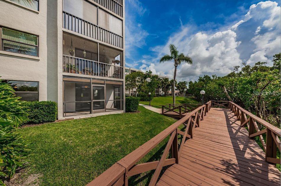 Image 97 of 100 For 1316 Pasadena Avenue S 407