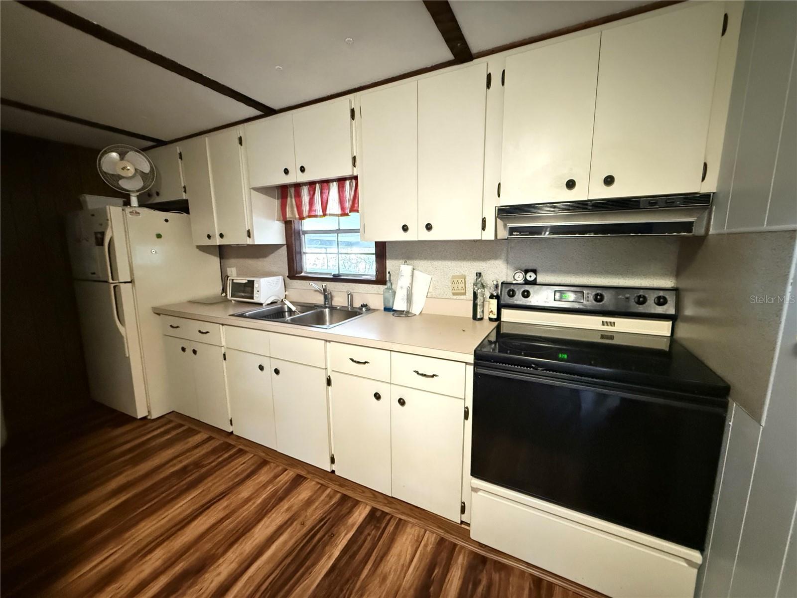 Image 3 of 21 For 69 Rosalie Oaks Boulevard