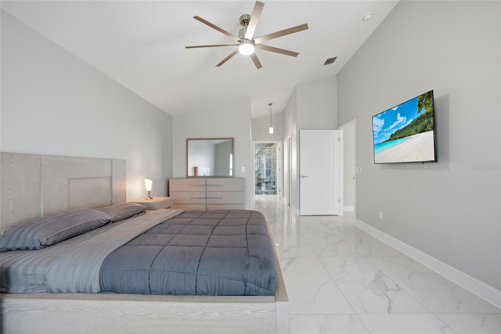 Image 18 of 60 For 11850 7th Street E