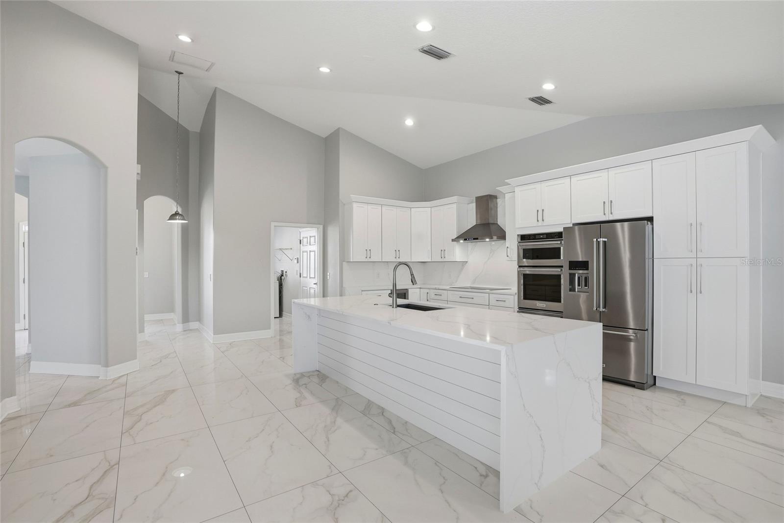 Image 27 of 60 For 11850 7th Street E