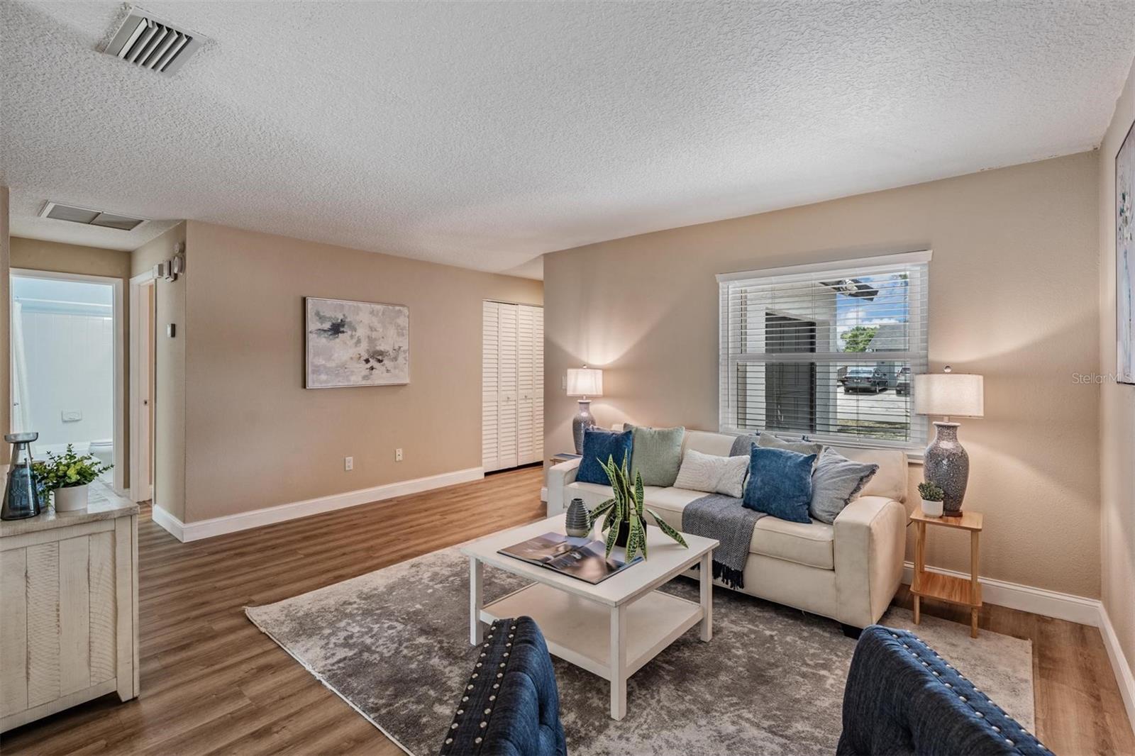 Listing photo id 0 for 13929 Pathfinder Drive