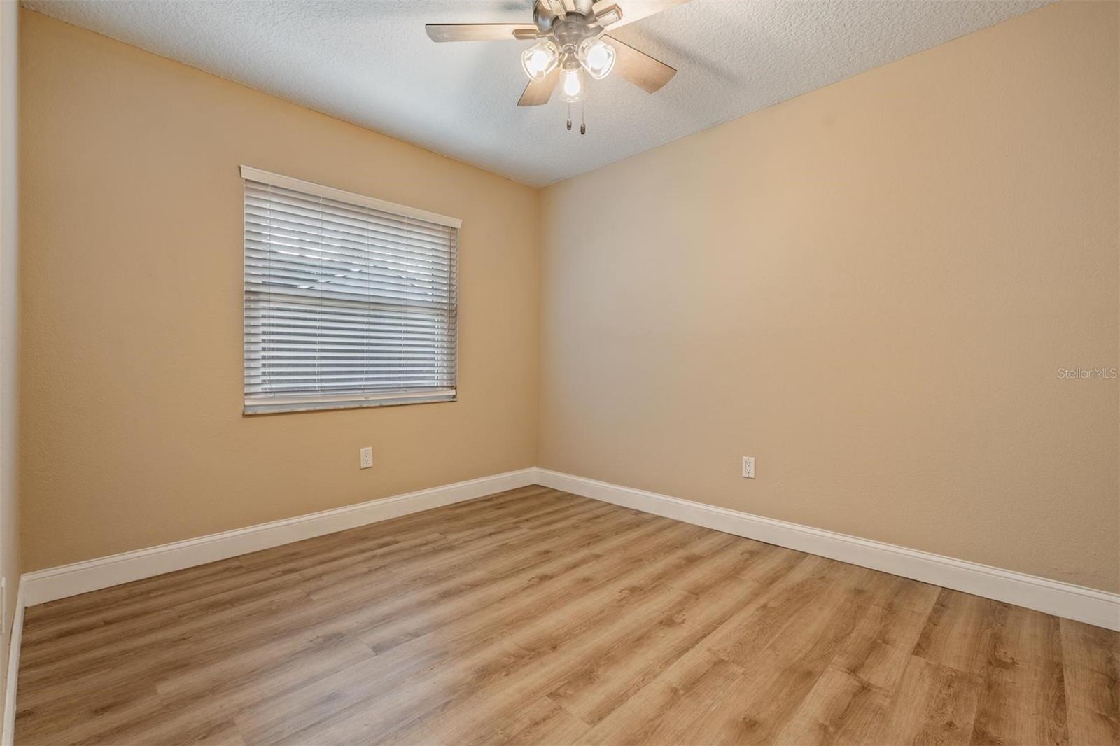 Listing photo id 18 for 13929 Pathfinder Drive