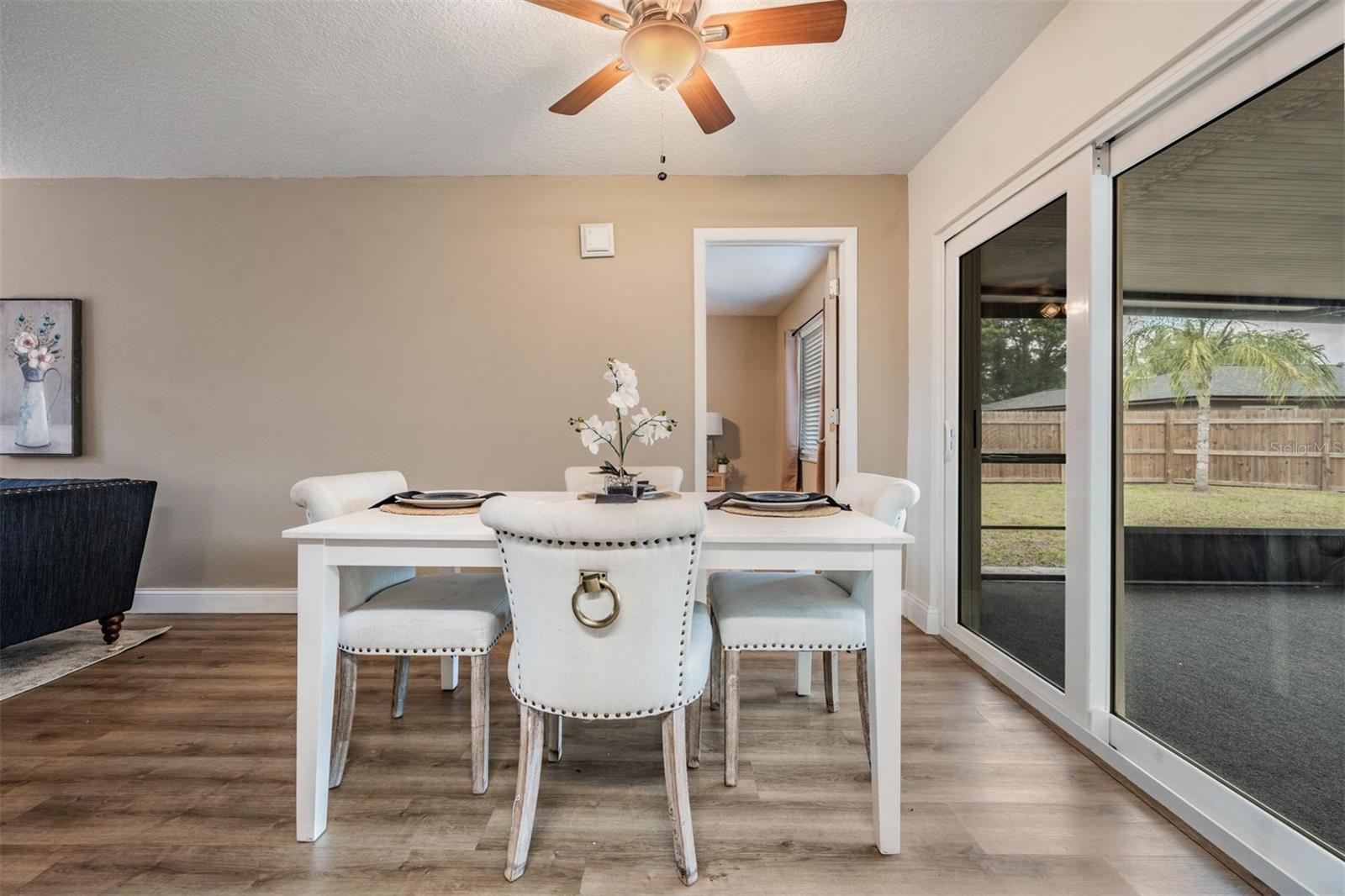 Listing photo id 6 for 13929 Pathfinder Drive