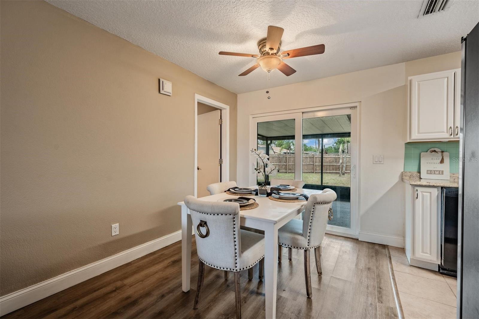 Listing photo id 7 for 13929 Pathfinder Drive