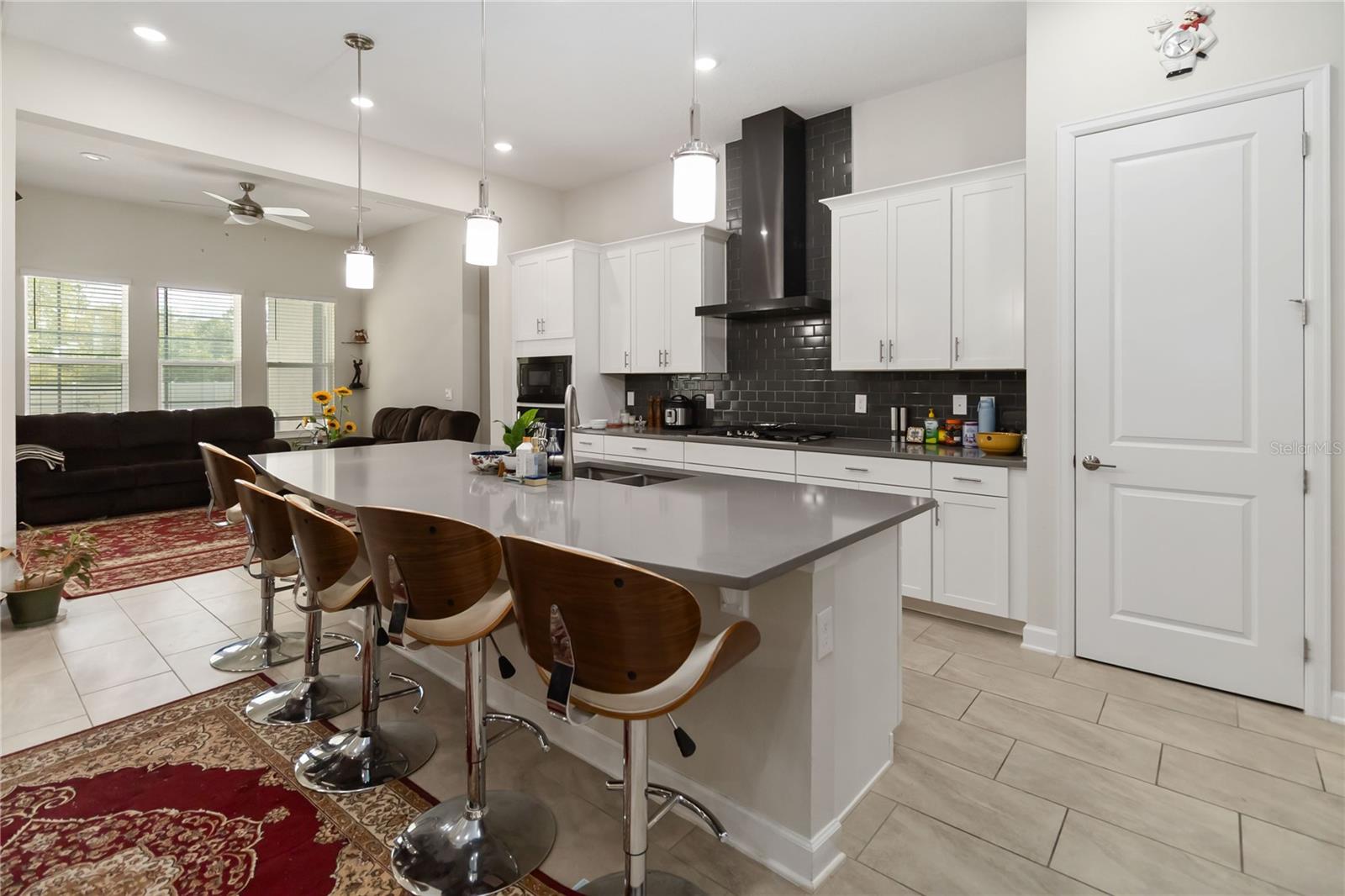 Listing photo id 8 for 5157 Kingwell Circle