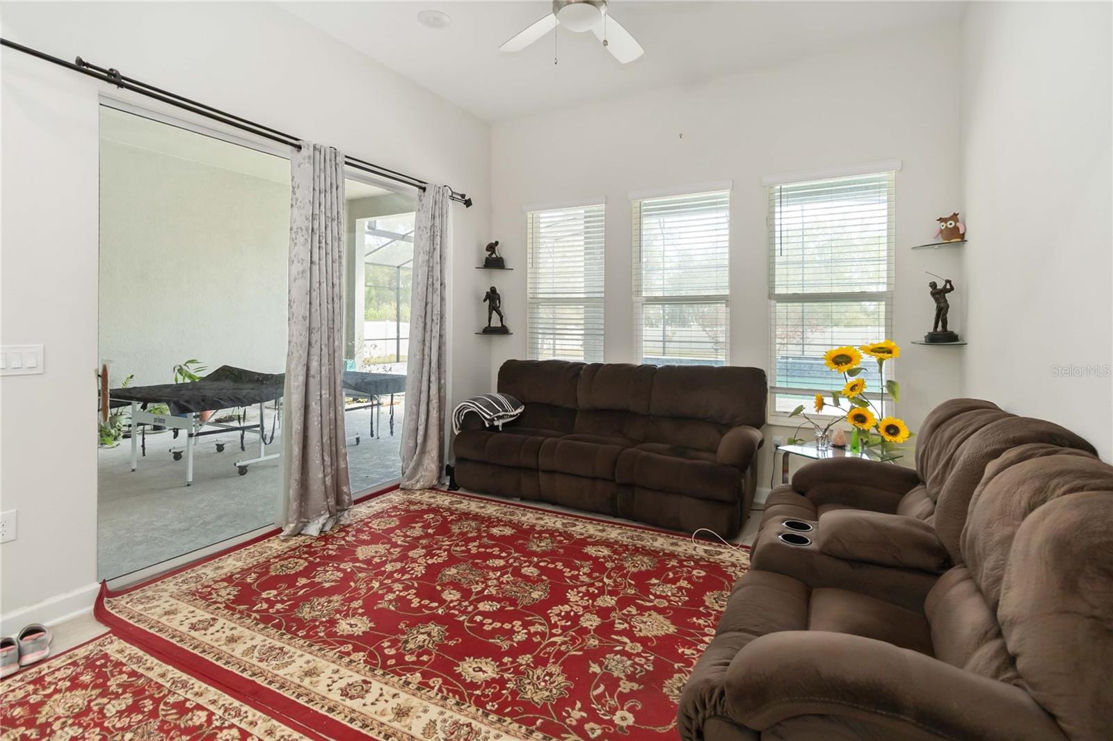 Listing photo id 11 for 5157 Kingwell Circle