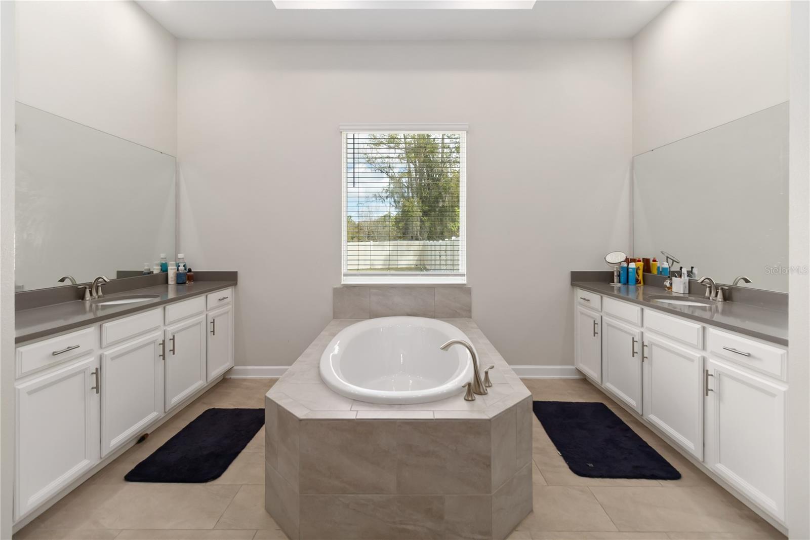 Listing photo id 14 for 5157 Kingwell Circle