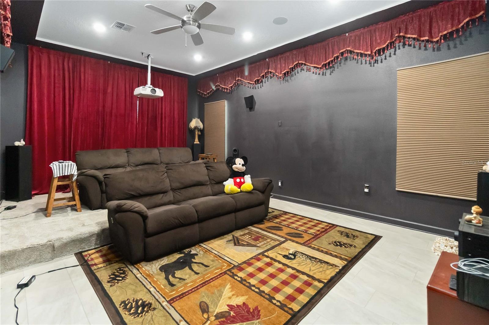 Listing photo id 18 for 5157 Kingwell Circle