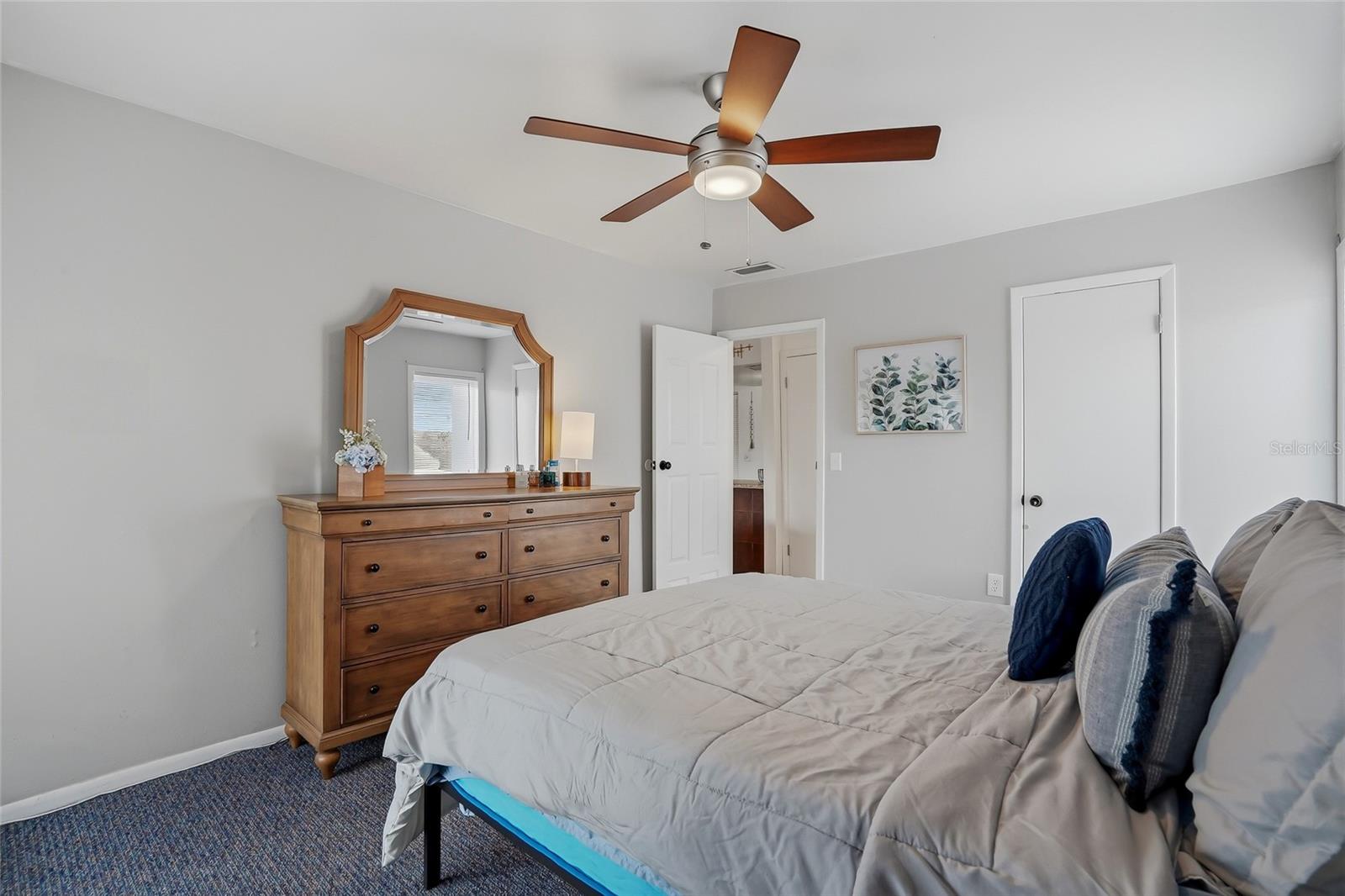 Image 12 of 27 For 8602 Champlain Court 90