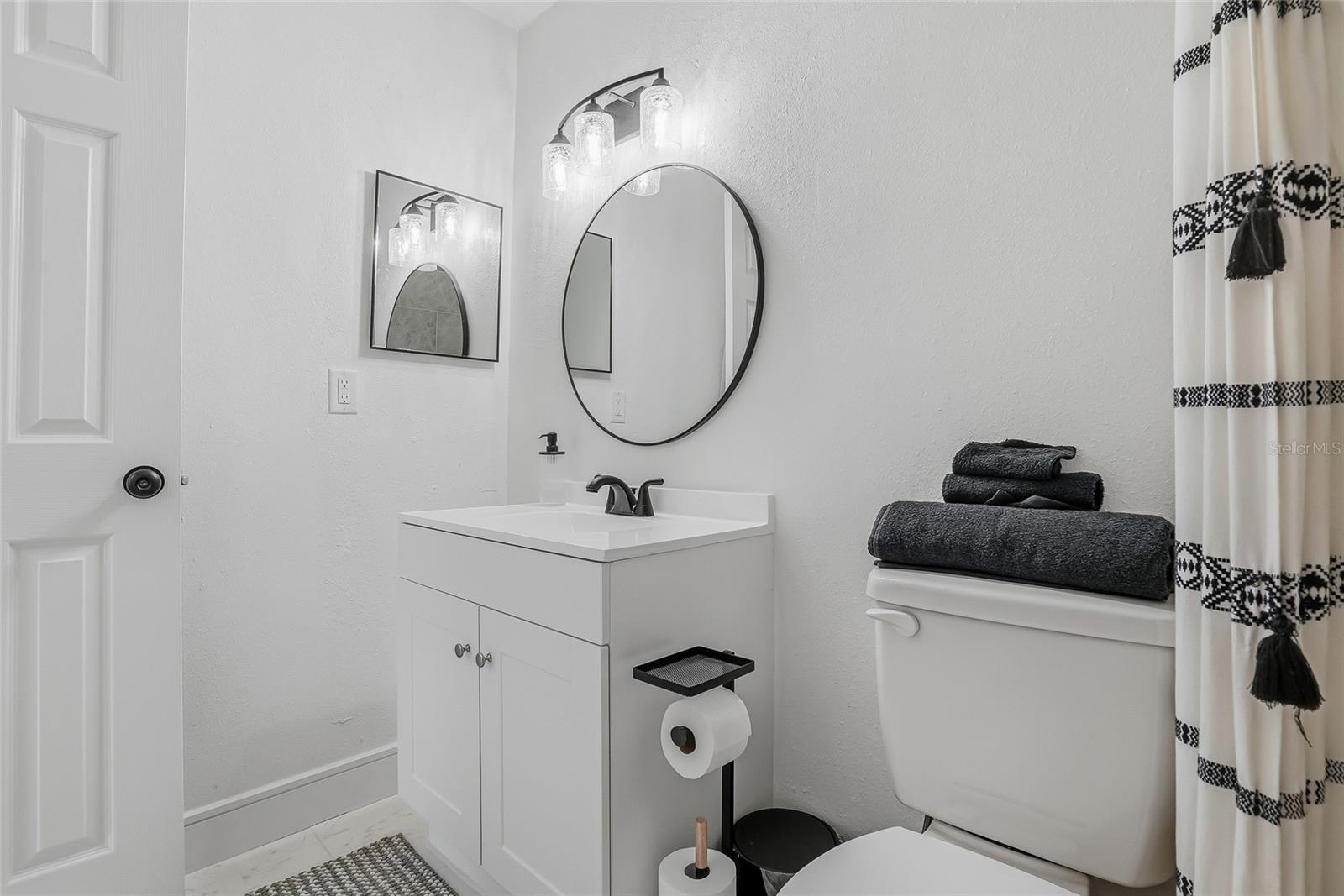 Image 14 of 27 For 8602 Champlain Court 90