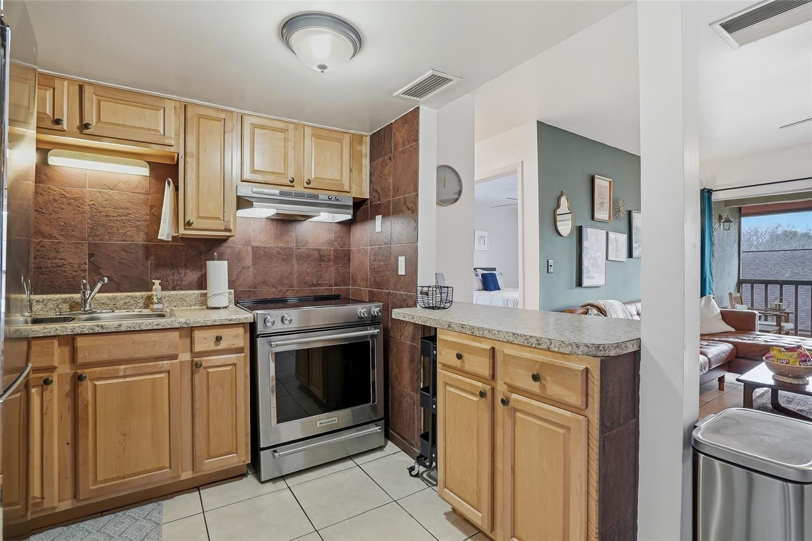 Image 5 of 27 For 8602 Champlain Court 90