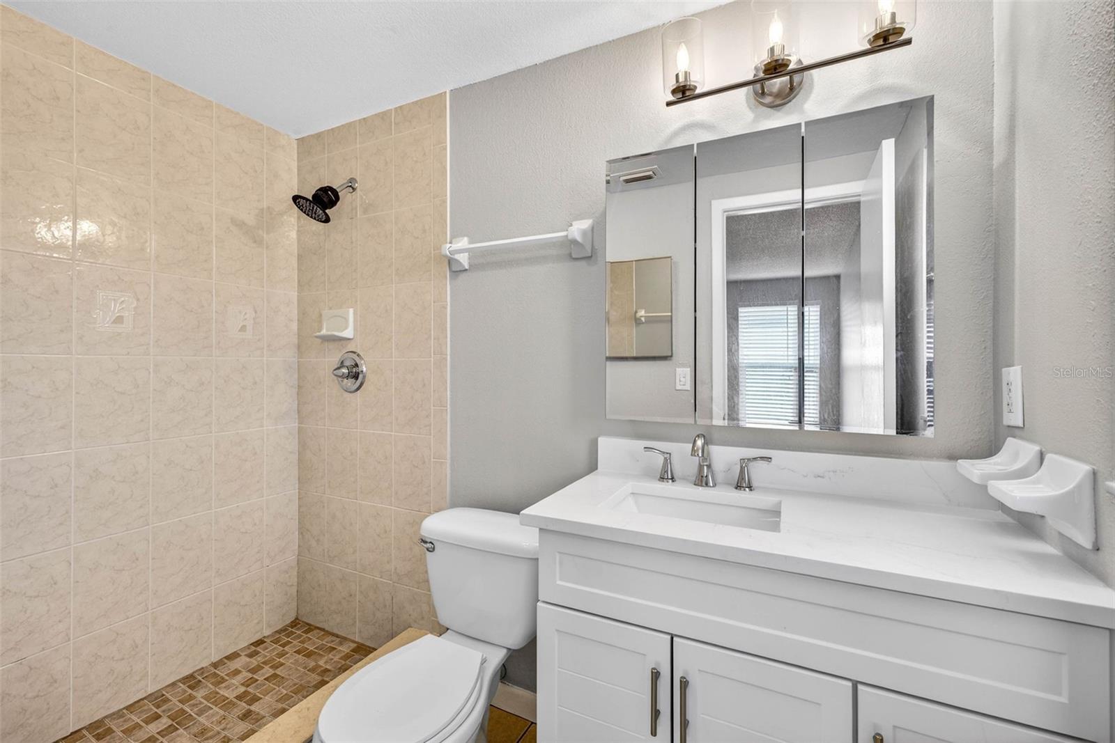 Image 19 of 35 For 2206 Selkirk Street