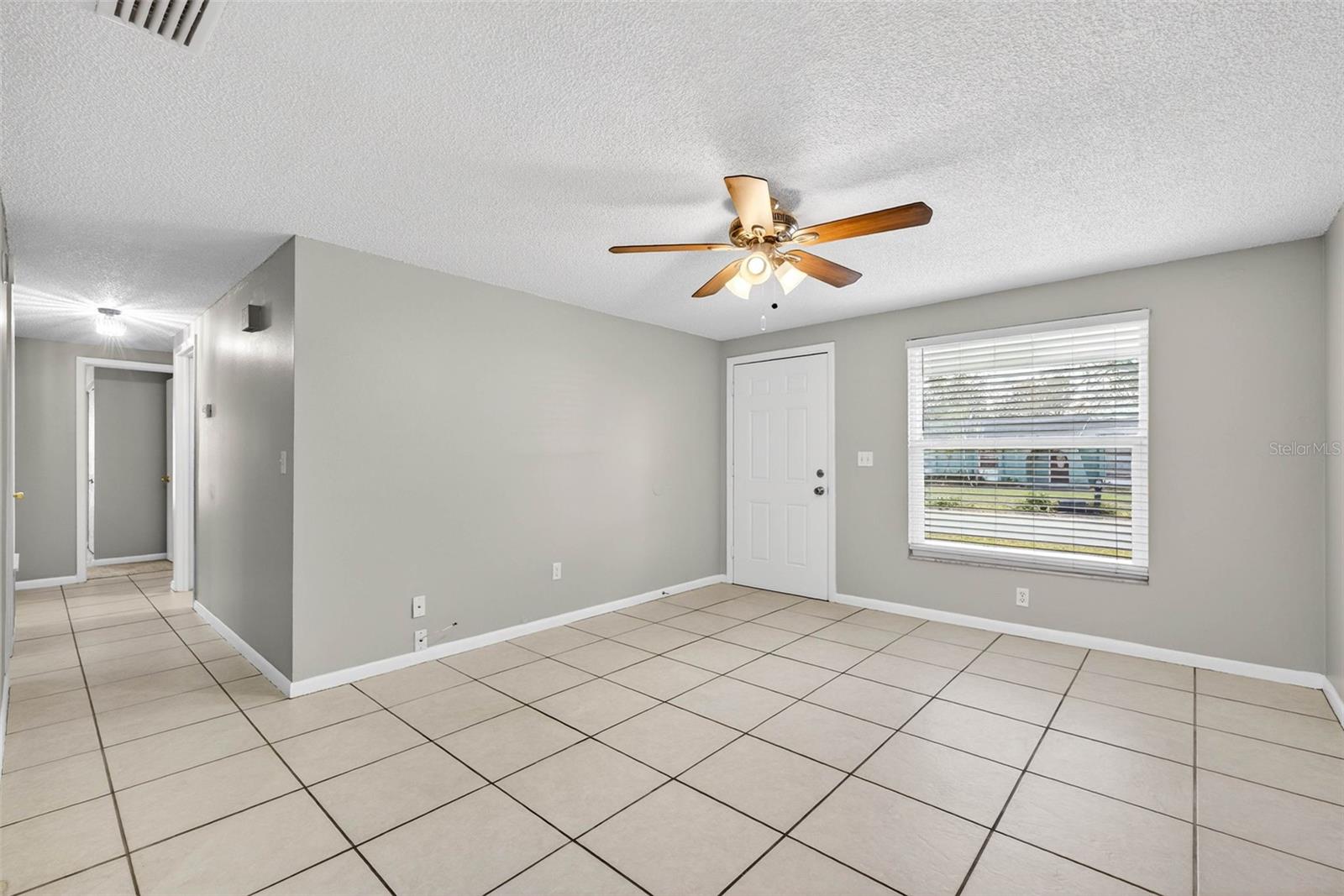 Image 3 of 35 For 2206 Selkirk Street