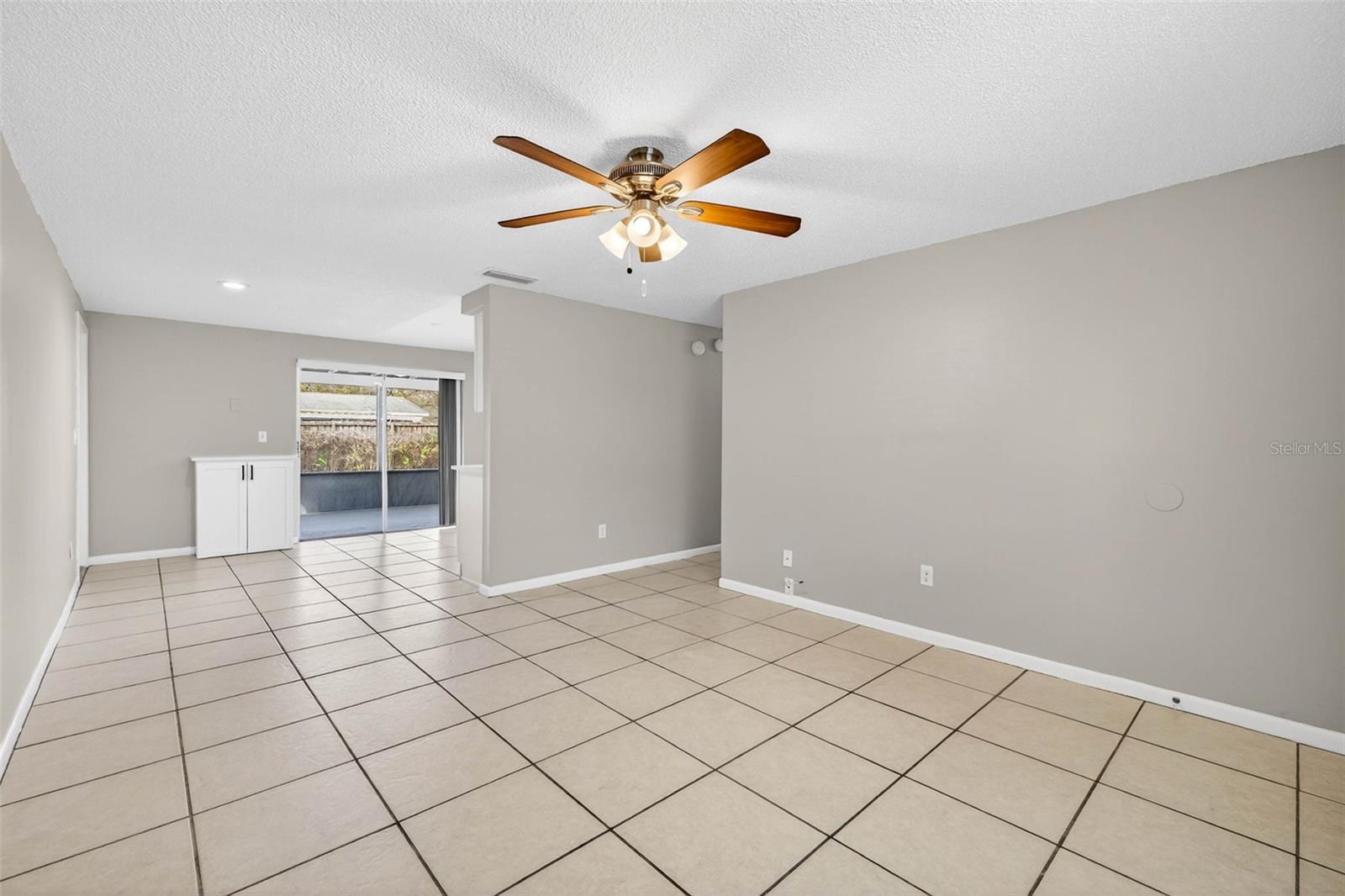 Image 4 of 35 For 2206 Selkirk Street