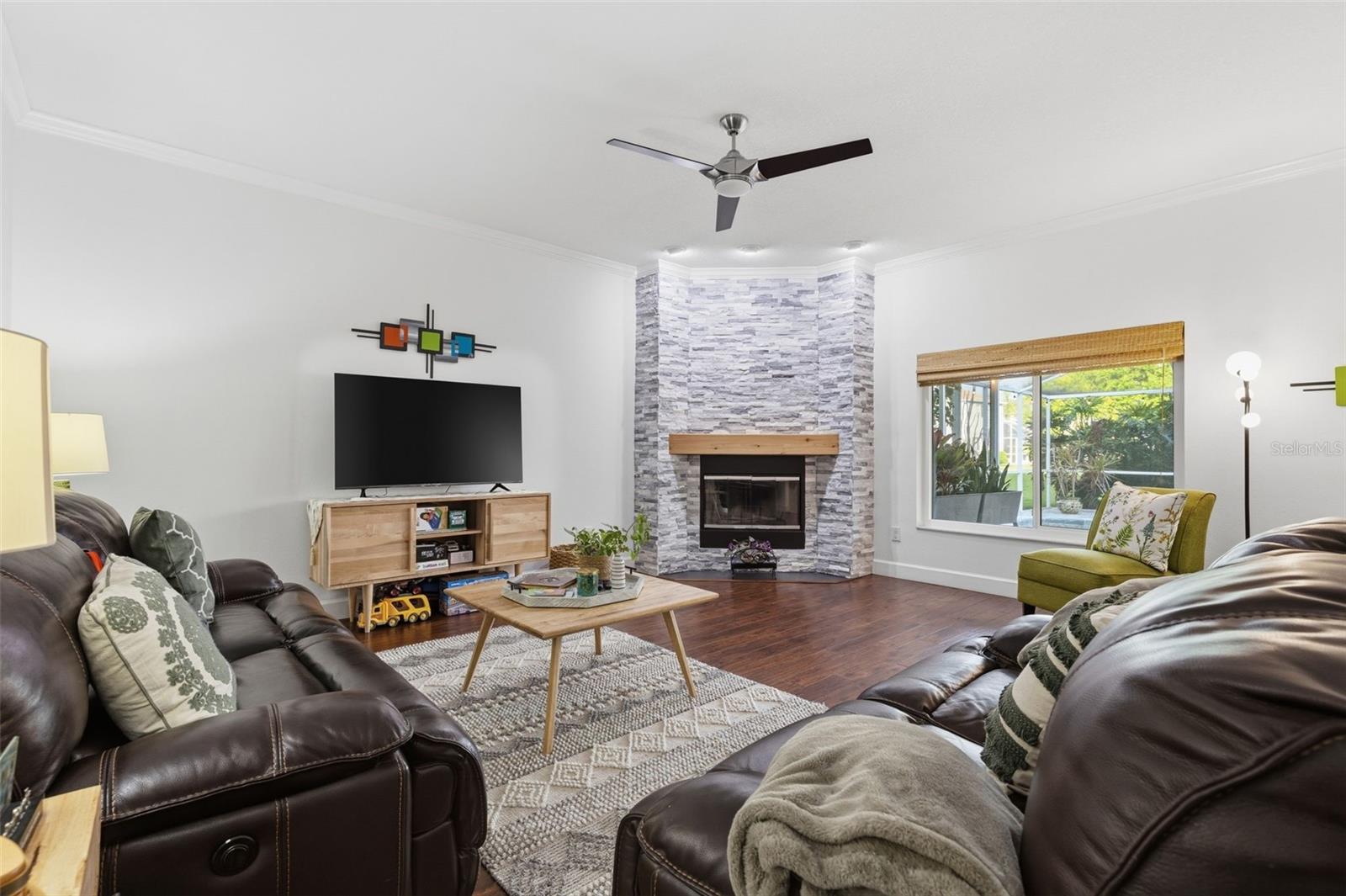 Image 11 of 51 For 19408 Sandy Springs Circle