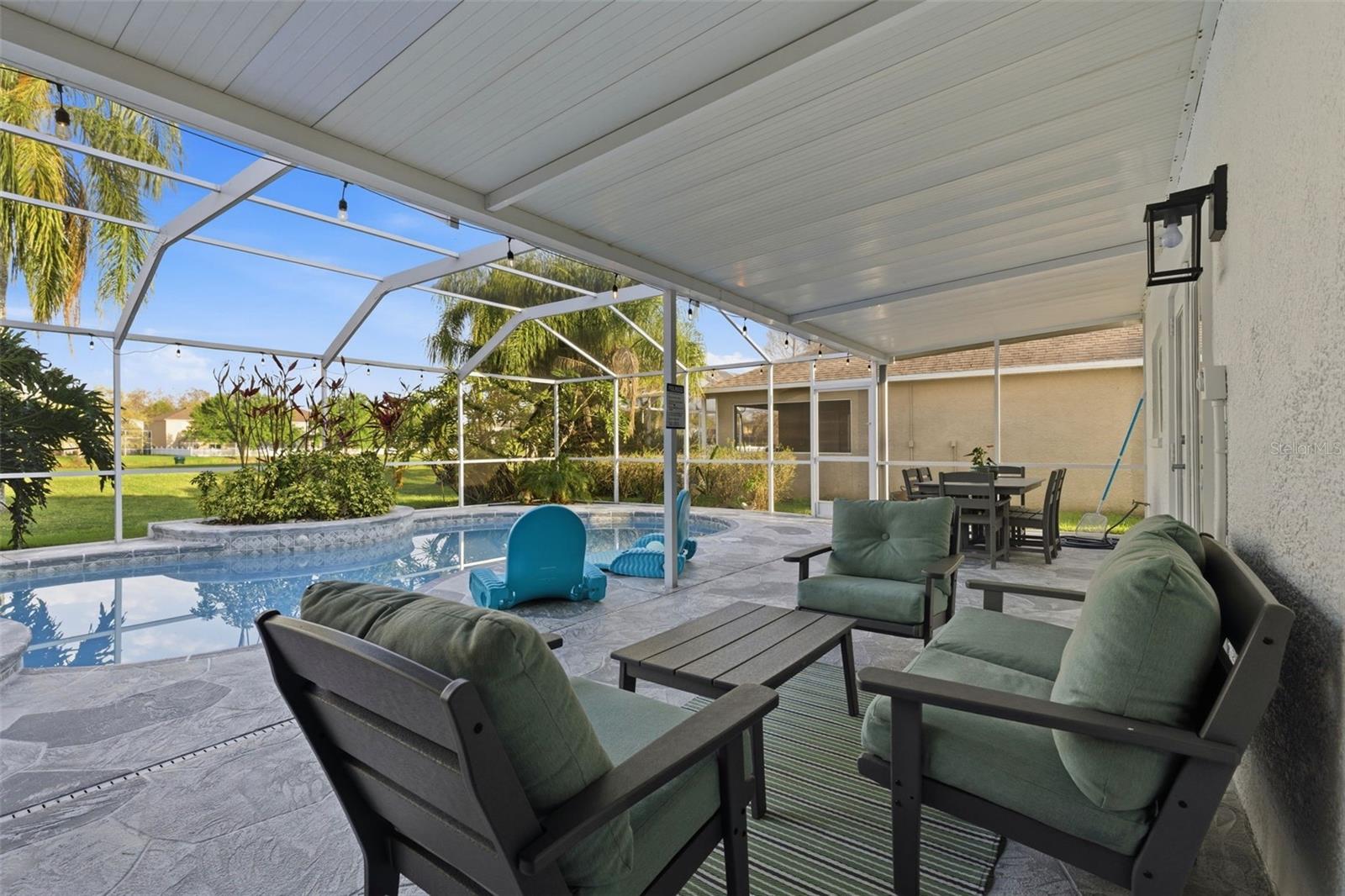 Image 23 of 51 For 19408 Sandy Springs Circle