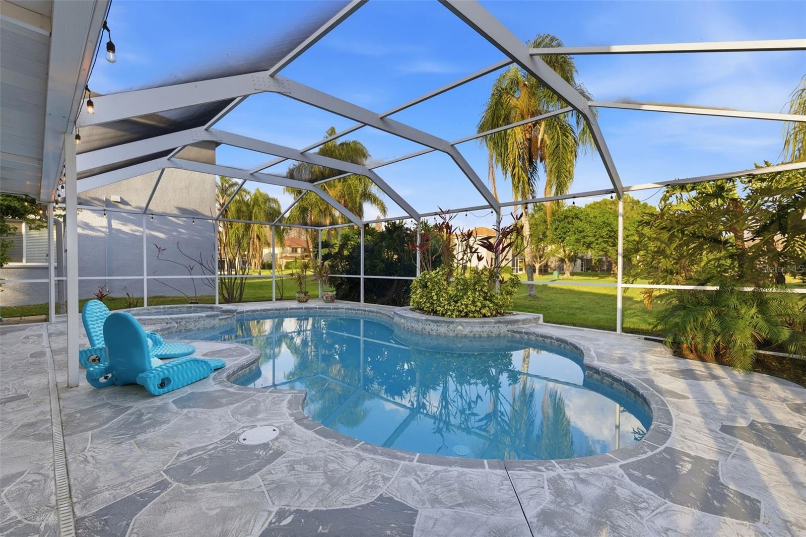 Image 28 of 51 For 19408 Sandy Springs Circle