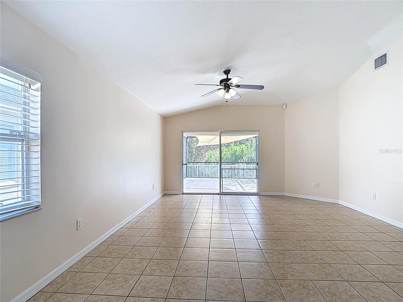 Image 19 of 59 For 18129 Portside Street