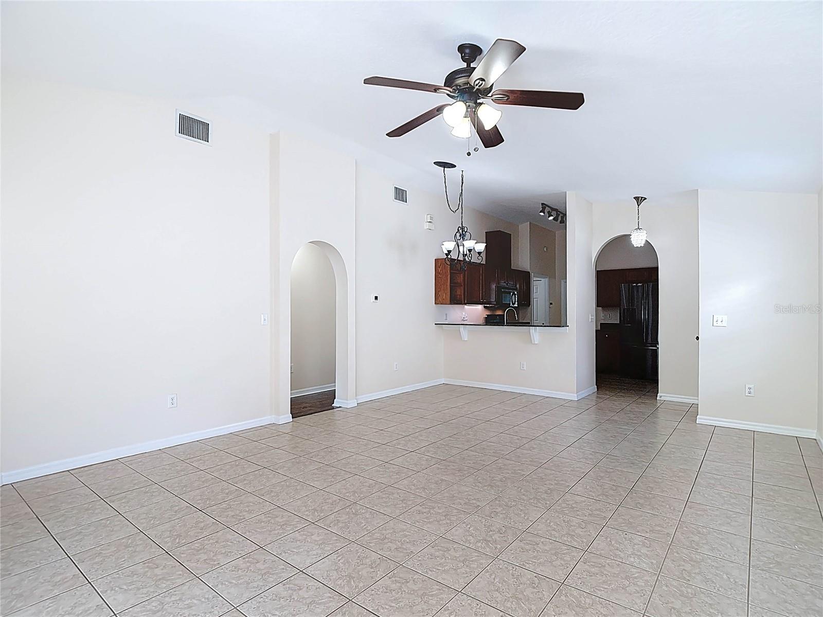 Image 21 of 59 For 18129 Portside Street