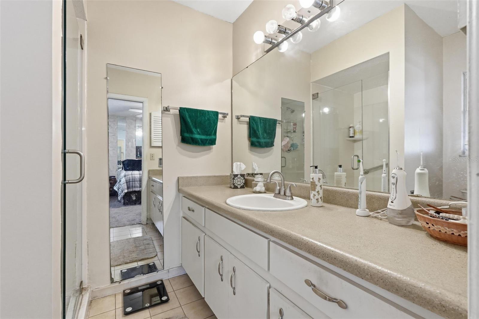 Image 27 of 51 For 14403 Brentwood Drive