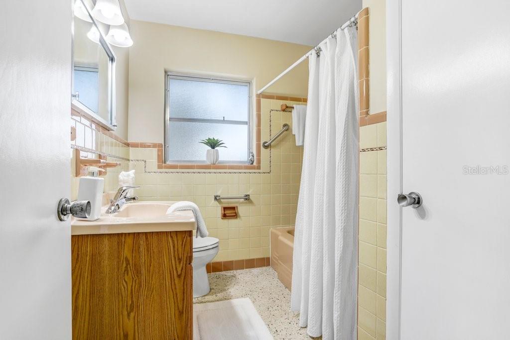 Image 17 of 39 For 1600 Pinewood Drive