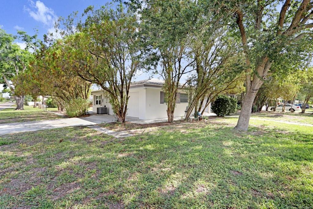 Image 29 of 39 For 1600 Pinewood Drive