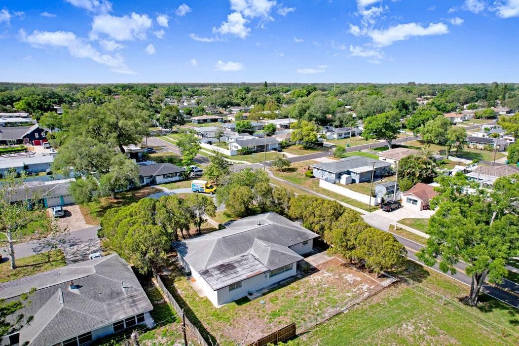 Image 35 of 39 For 1600 Pinewood Drive