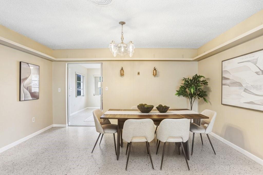 Image 6 of 39 For 1600 Pinewood Drive