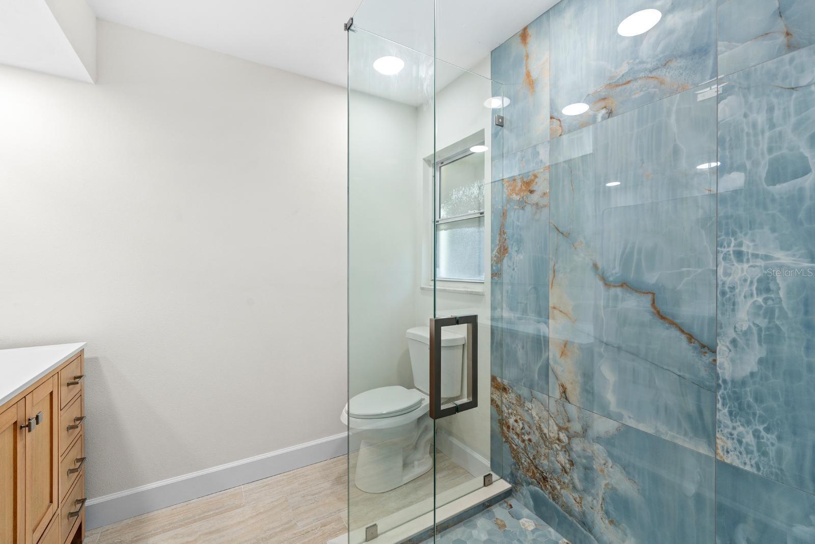 Image 18 of 35 For 4540 Bayshore Boulevard Ne