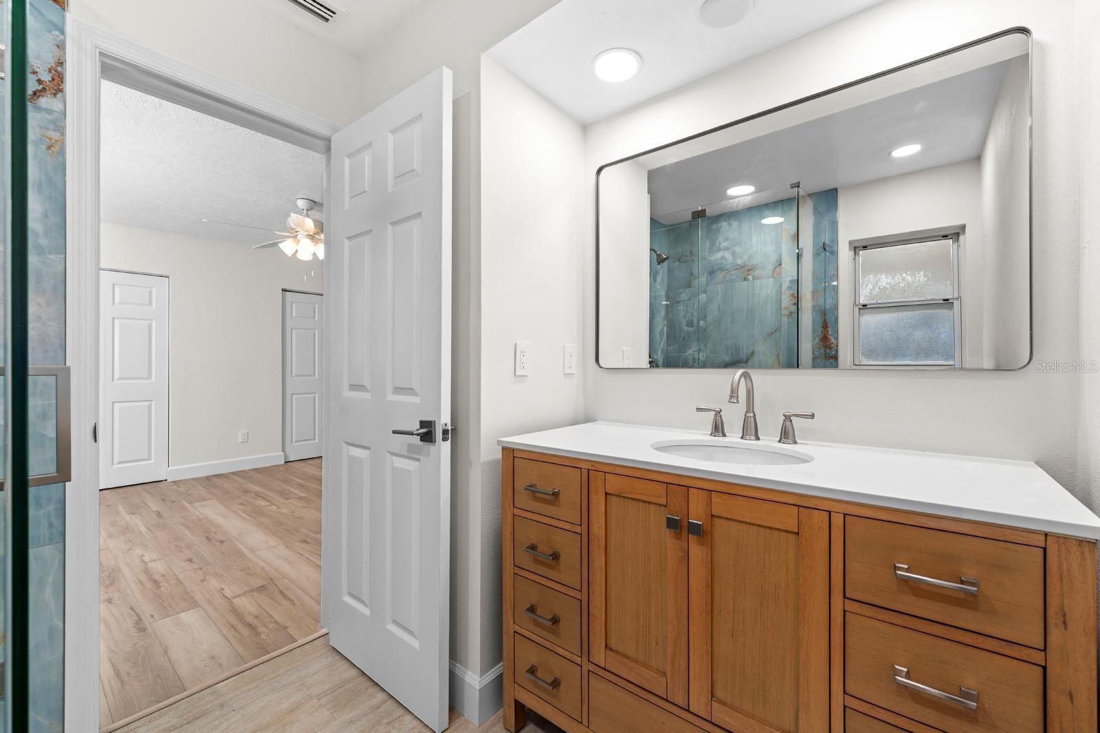 Image 19 of 35 For 4540 Bayshore Boulevard Ne