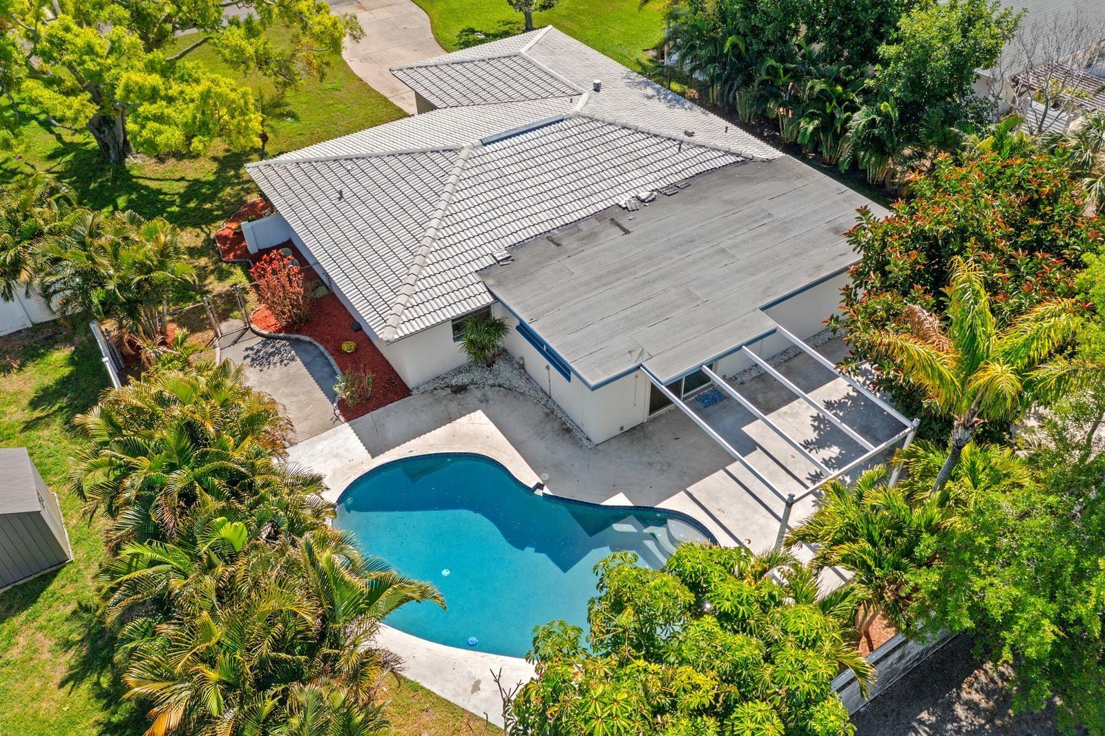 Image 2 of 35 For 4540 Bayshore Boulevard Ne