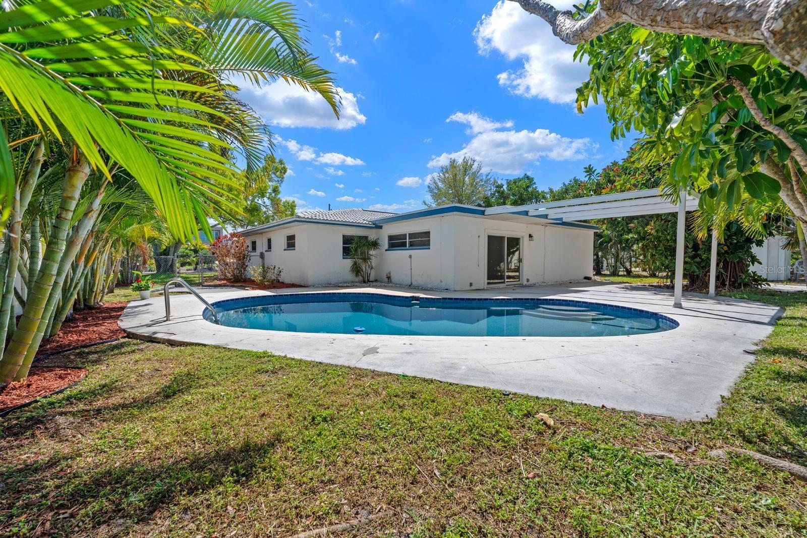 Image 25 of 35 For 4540 Bayshore Boulevard Ne