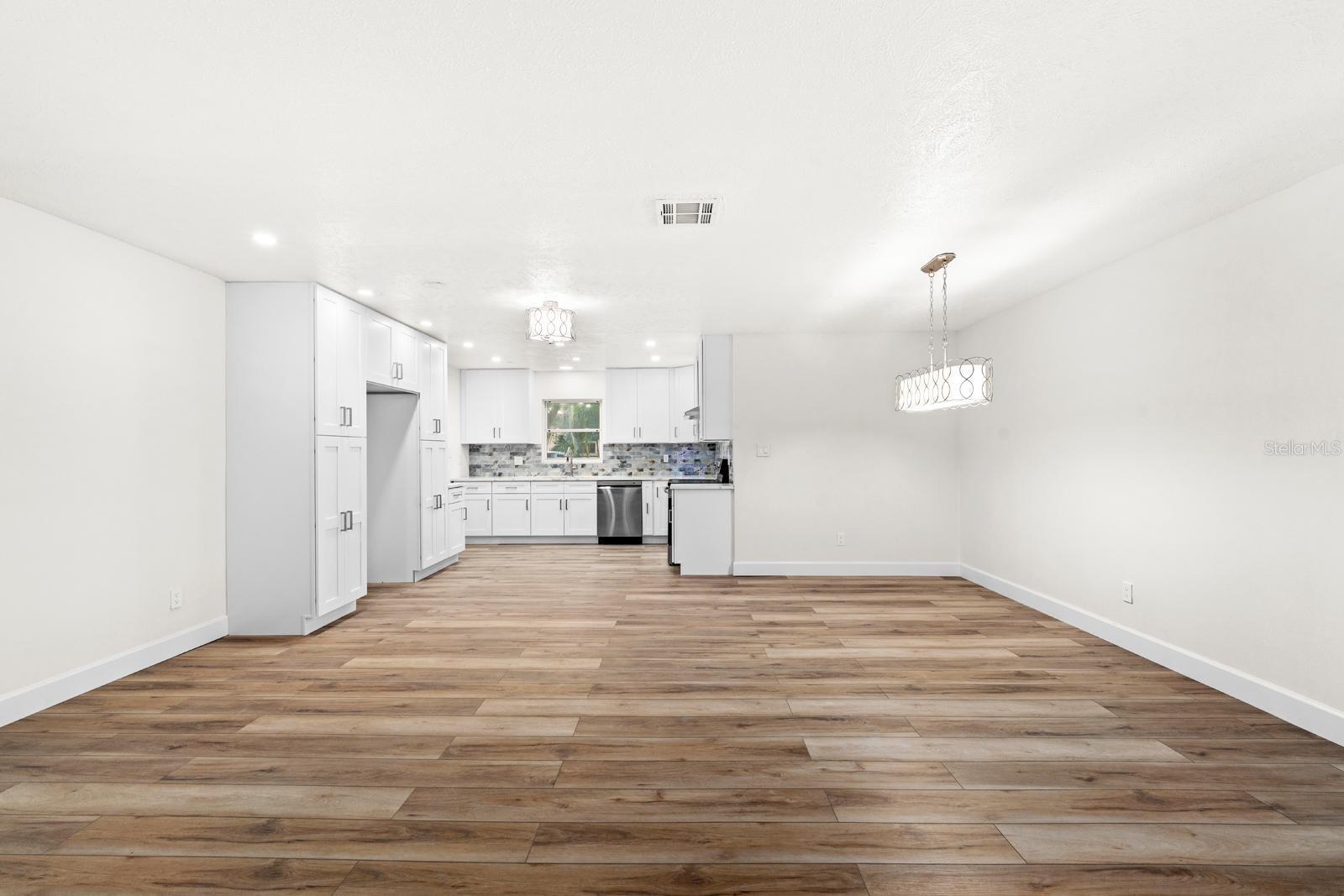 Image 5 of 35 For 4540 Bayshore Boulevard Ne