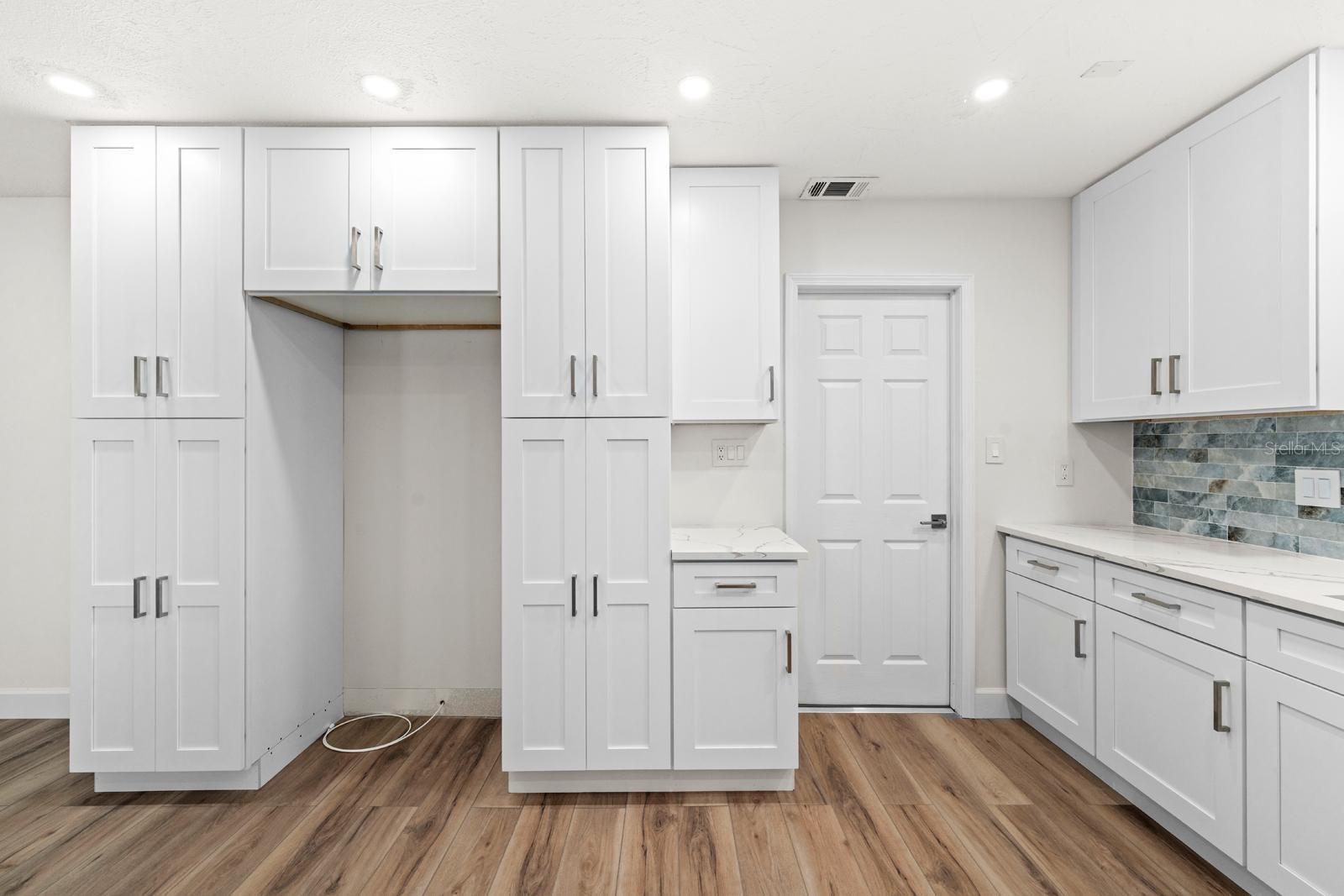 Image 9 of 35 For 4540 Bayshore Boulevard Ne